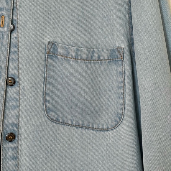 Click Color Me Cotton Long Sleeve, Collared Button Down in Denim, Made of Tencel - Picture 5 of 12